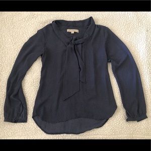 navy w/ white polka dot Ann Taylor Loft blouse XXS